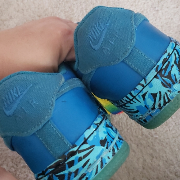 Nike Air Force Ones - Picture 5 of 7